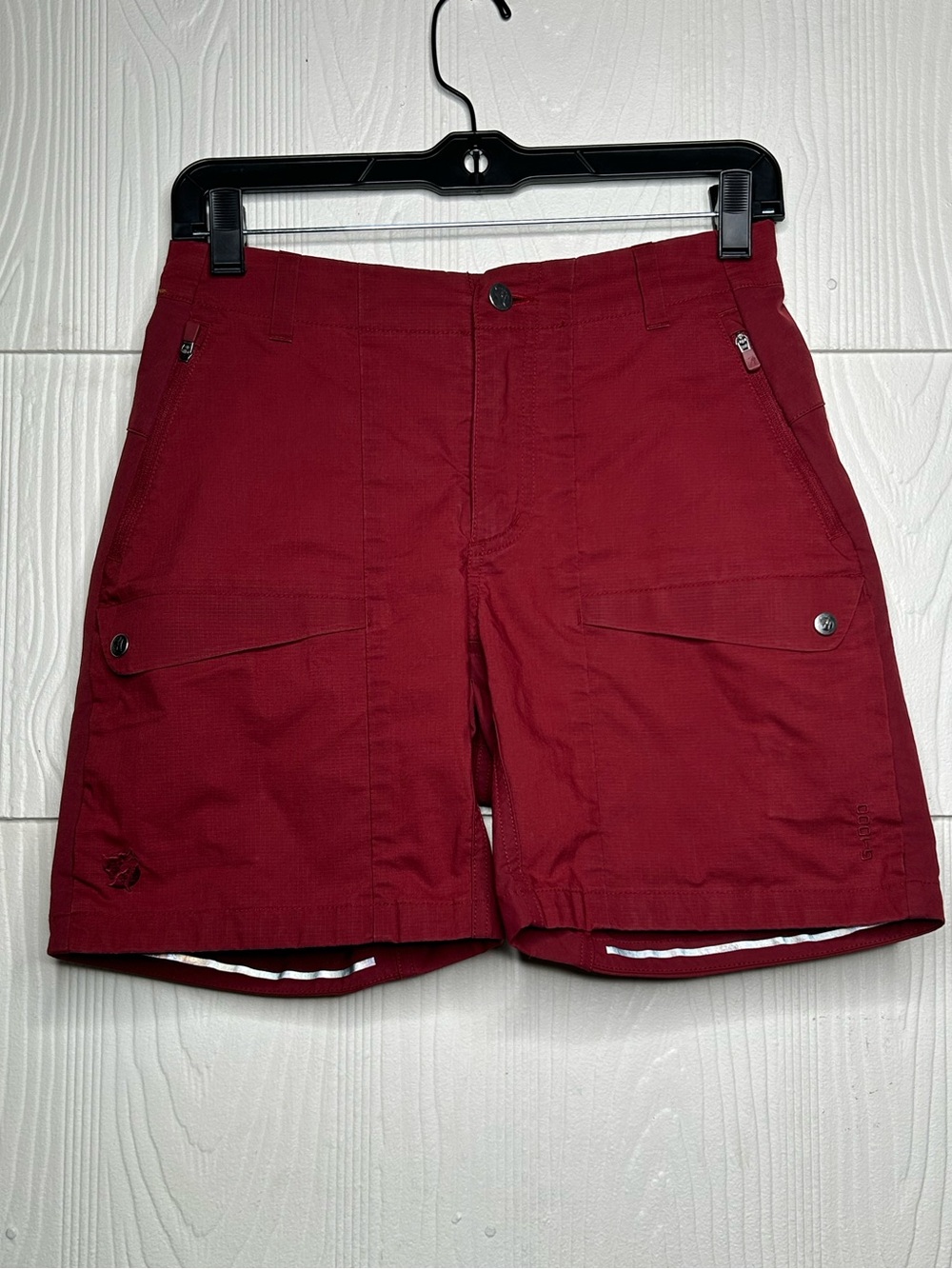 Fjallraven Women's Cargo Shorts in Deep Red